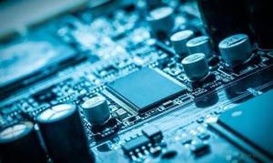 全球半導體上半年營收同比跌18% Intel重回第一