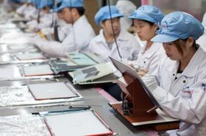 富士康回應(yīng)違反中國勞動法：逐步調(diào)整